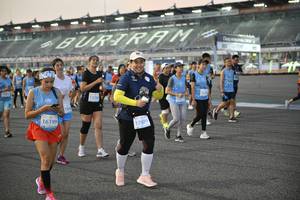 BIB: 8337, 135, 5076
                            <button type="button" onclick="openModal(10464495)" class="btn btn-primary btn-sm float-right btn-popup" data-toggle="modal" data-target=".modal-high-quality">
                        <i class="fas fa-shopping-cart"></i> Add to Cart
                    </button>
                                            <button type="button" onclick="isThisMe(10464495, true)" class="btn btn-success btn-sm float-right btn-popup btn-isme hidden" data-toggle="tooltip" data-placement="bottom" title="นี่คือรูปของคุณใช่ไหม คลิกที่นี่เพื่อเอาเข้าอัลบั้ม">
                        <i class="fas fa-plus"></i> Add to album
                    </button>
                    <button type="button" onclick="isThisMe(10464495, false)" class="btn btn-warning btn-sm float-right btn-popup btn-isnotme hidden">
                        <i class="fas fa-ban"></i> Remove from album
                    </button>